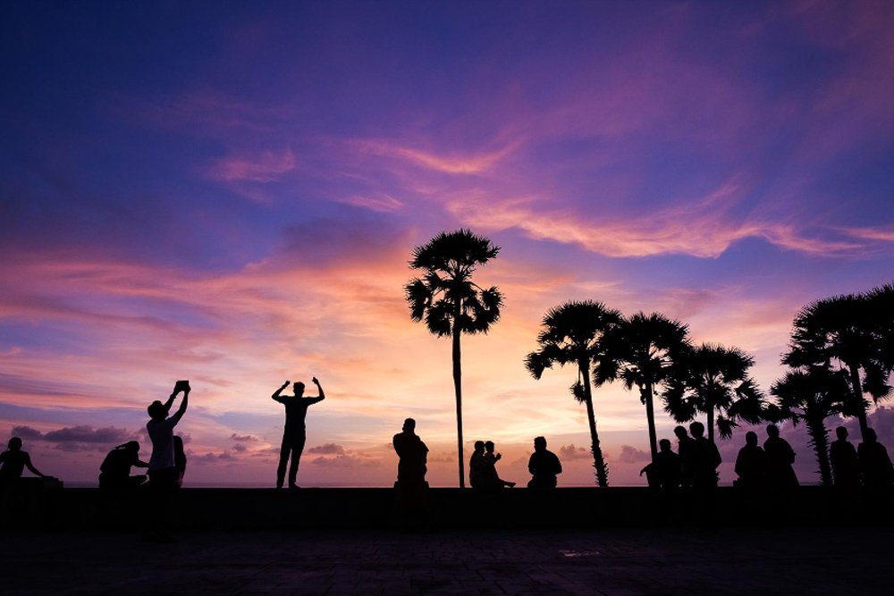 Retreat Komunitas adalah sebuah perjalanan menuju kedamaian, transformasi, harapan, dan relasi yang menyembuhkan.